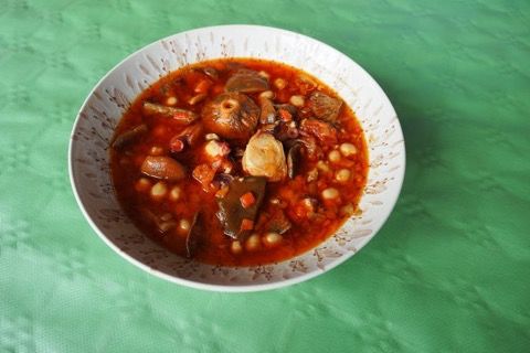 1ER PREMIO - Níscalos con pollo y garbanzos